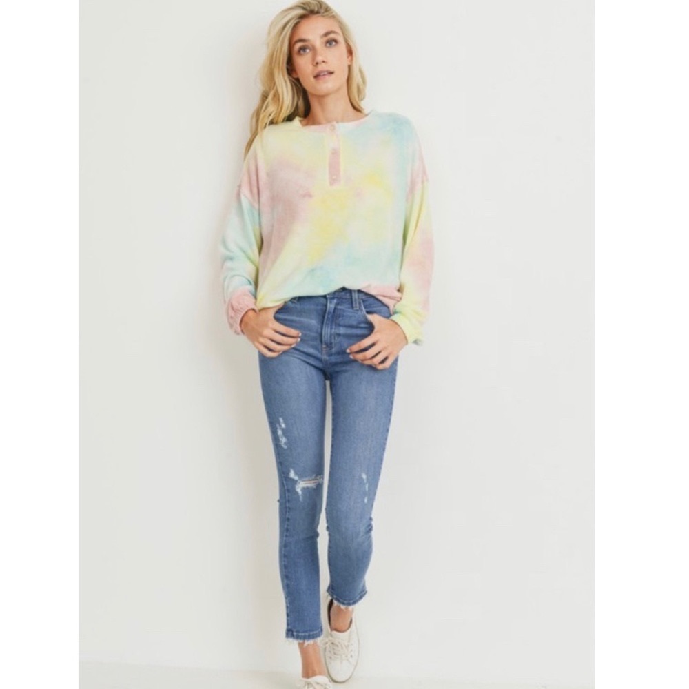 - NEW! Tie Dye Brushed Knit Top! - Picture 5 of 9
